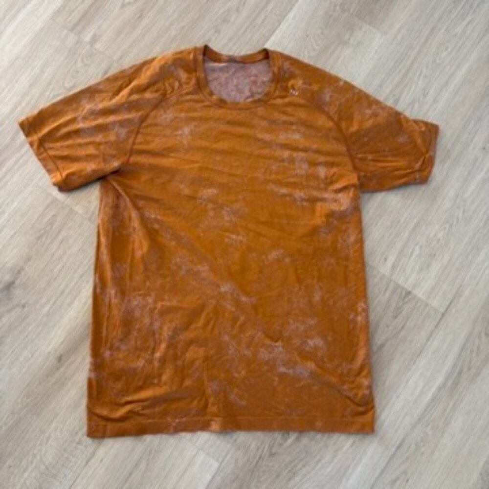 ** Mens Medium Lululemon Metal Vent Tech Tshirt 2.0, Burnt Orange, MSRP $78